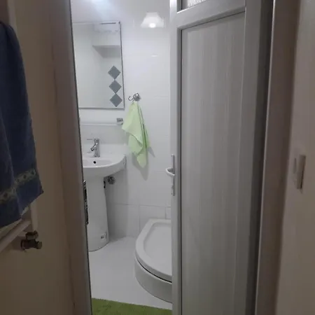 Apartmán Heybeliadada Dogayla Icice Guzel Bir Daire *